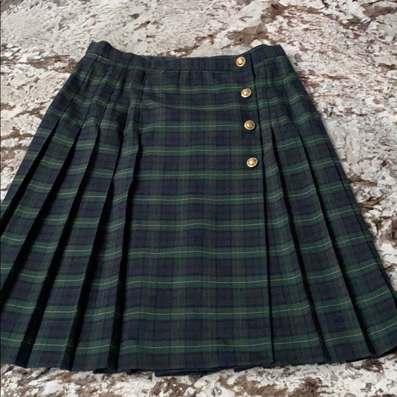 Immaculately maintained green tartan A-frame skirt